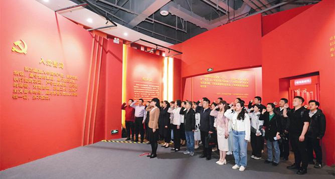 当好深入贯彻中央八项规定精神排头兵